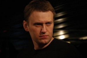 Alexei Navalny, 34 anni, è stato definito il Julian Assange russo per l'attività di denuncia contro la corruzione che porta avanti sul suo sito Rospil.info